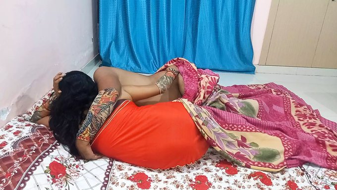 ભારતીય બેબ્સ રાની અને ડાર્લિંગ એક ગરમ લેઝબિયન એન્કાઉન્ટર કરે છે