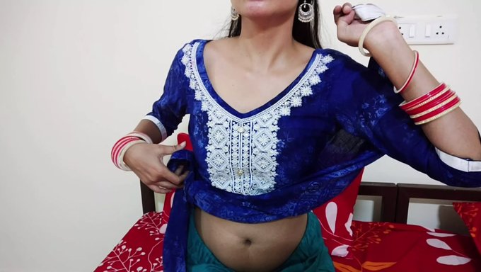 એક યુરોપિયન યુગલ કેમેરામાં તેમની પ્રથમ વખત હોમમેઇડ સેક્સ માણે છે.