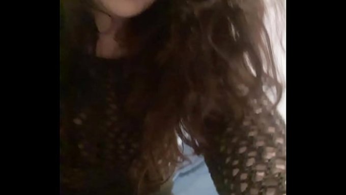 લાઈવ શો પછી ટૂંકા મેસેજ, જેમાં સેક્સી અને સેન્સ્યુઅલ ટ્વિસ્ટ છે.
